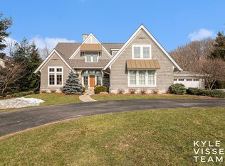 5737 Manchester Hills Dr, Grand Rapids, MI 49546