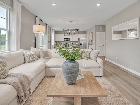 4th image of 881 Bideford Dr