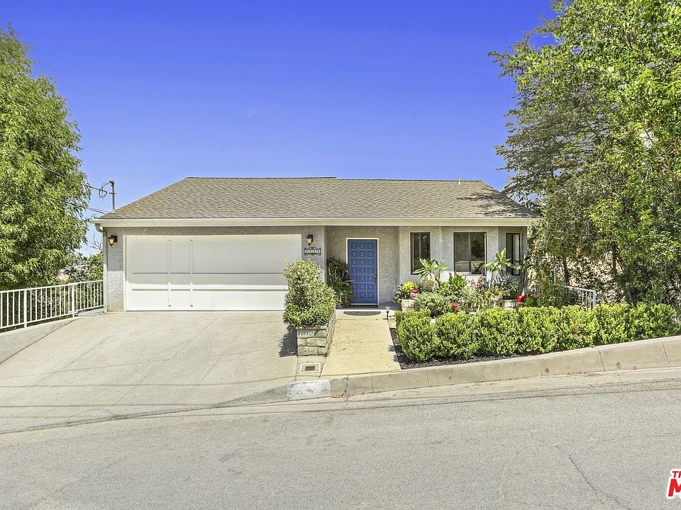 1st image of 3519 Cazador St