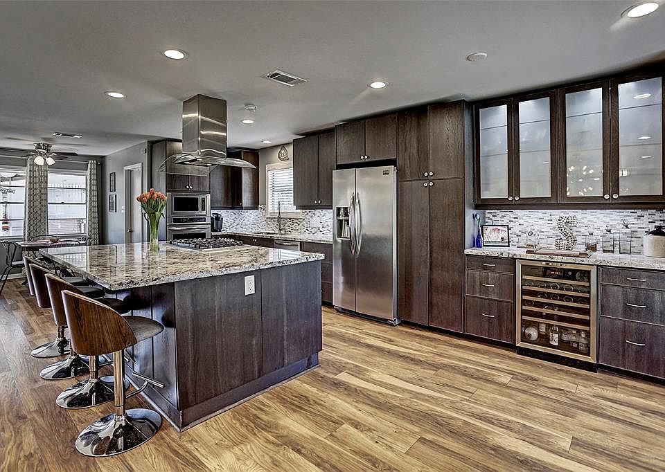 1st image of 7638 Montglen Dr