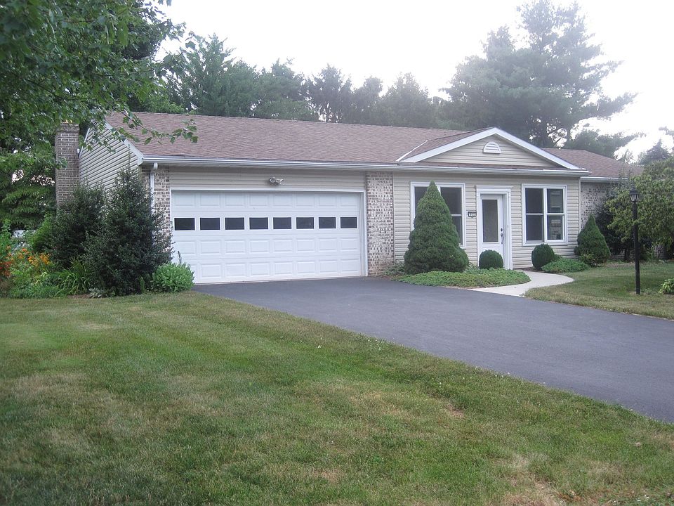 2nd image of 922 Conley Dr