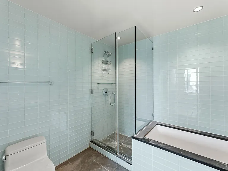 554 W 54th St #28A — Photo 7