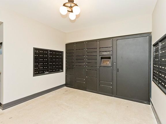 4th image of 5538 N Sheridan Rd #202