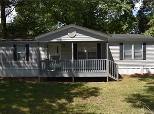 118 Island View Rd, New London, NC 28127