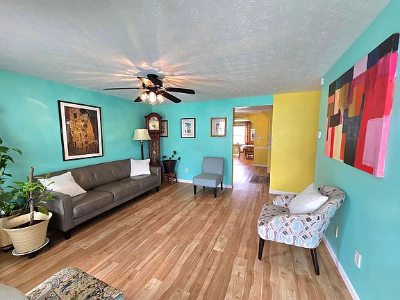 5th image of 3348 Western Hill Ct