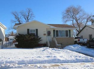 611 N 20th St, Bismarck, ND 58501