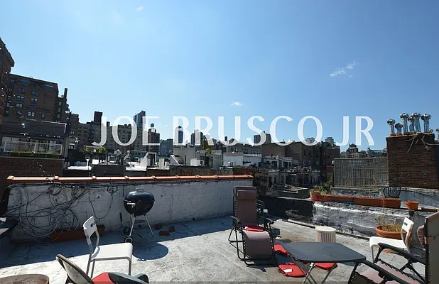 Rented by City Stop Realty | media 5