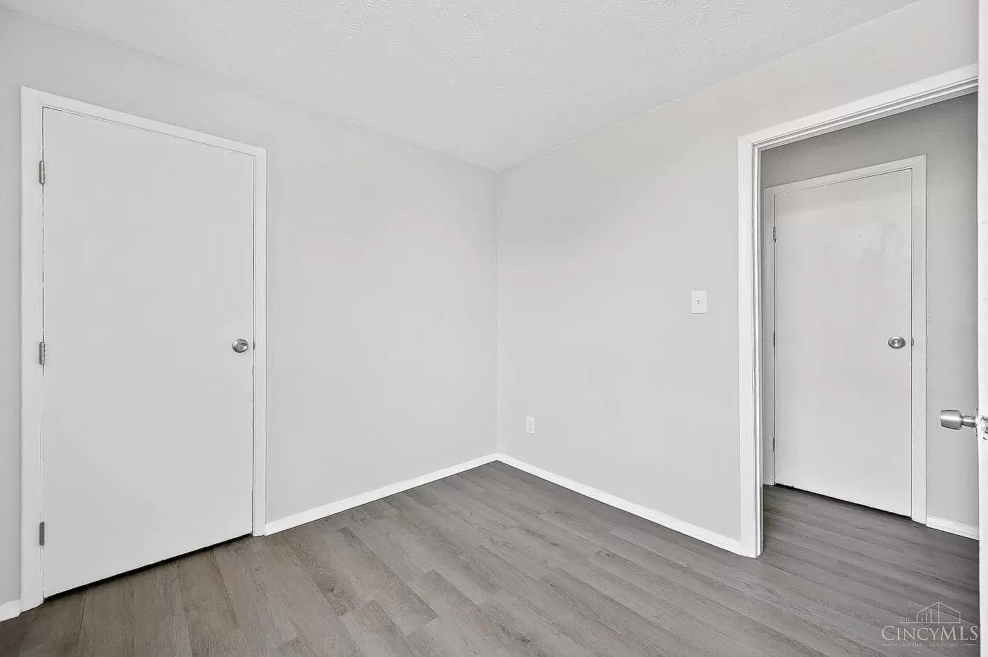 2 bed, 950 sqft, $995 — Photo 3