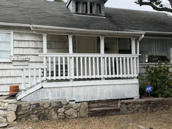 228 Wood St, Pacific Grove, CA 93950