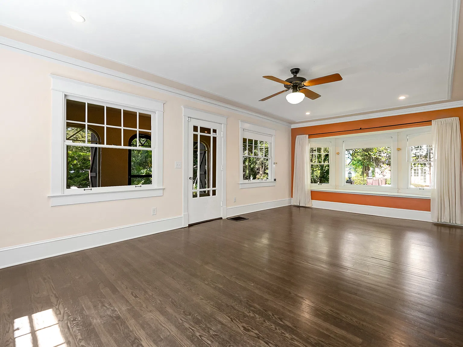 222 Osceola Ct — Photo 3