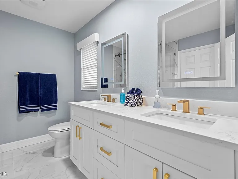 5240 SW 2nd Pl — Photo 18