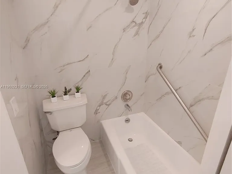 215 SE 3rd Ave #307C — Photo 10