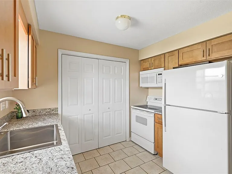 3052 Park Ln #B — Photo 17