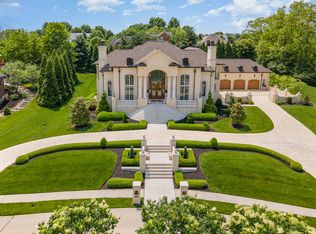 943 Squire Oaks Dr, Villa Hills, KY 41017