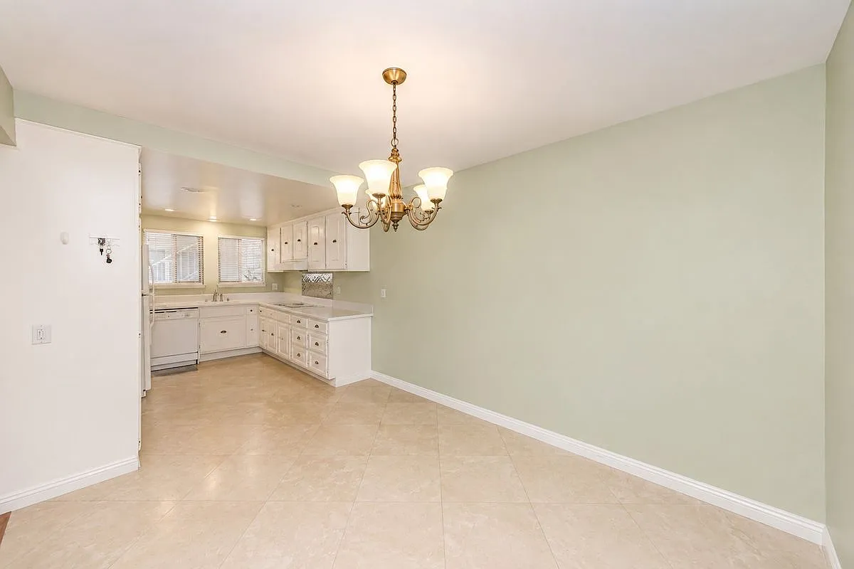 2 bed, 2.0 bath, 1009 sqft, $2,600 — Photo 2