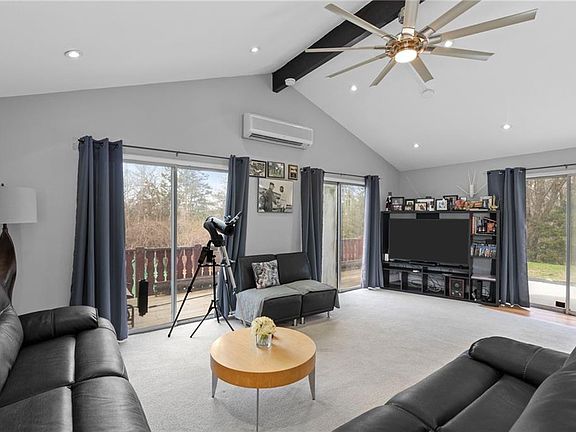 5th image of 77 Woodlawn Ave