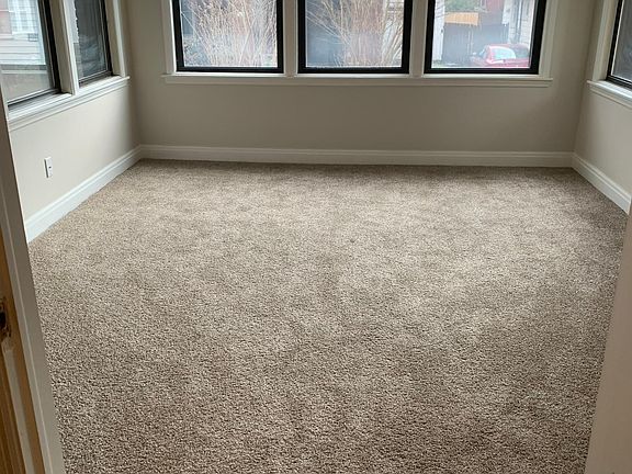 1632 a Franklin Ave bedroom