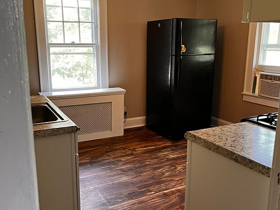 4th image of 74 E Prospect St Floor 2