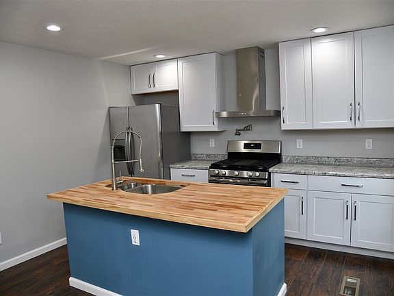 3rd image of 510 3rd Ave
