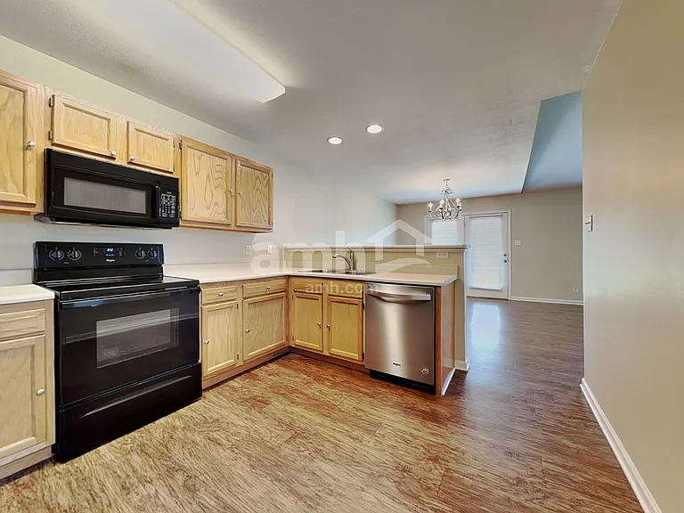 2932 Dragonfly Way — Photo 4