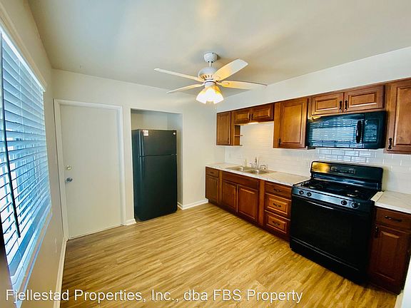4th image of 4521 Terrace Dr