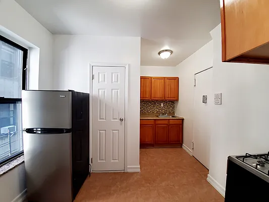 Rented by Douglas Elliman | media 7