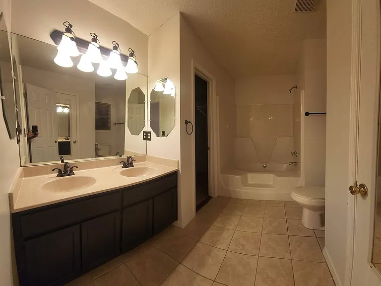 2806 Geronimo Dr — Photo 7