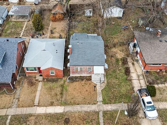 2nd image of 3959 Parker Ave