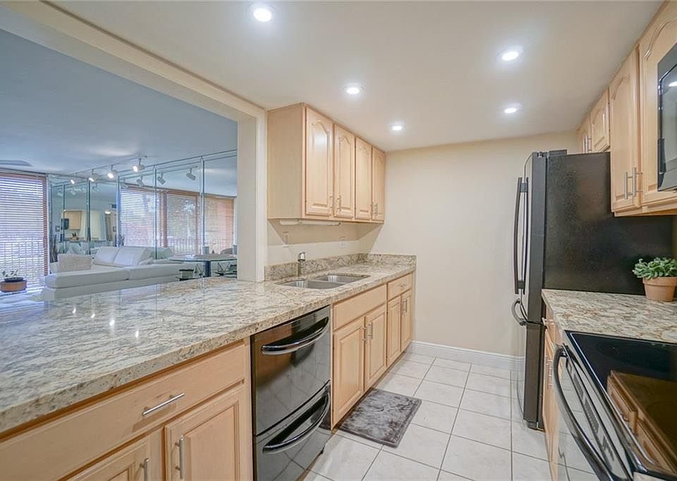 1st image of 1101 River Reach Dr APT 105