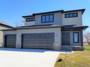 5523 Charlie Ray Dr, Grand Forks, ND 58201