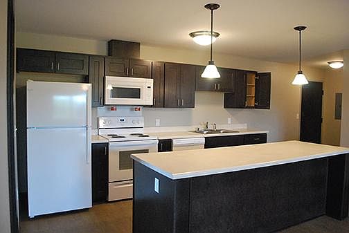 3rd image of 1585 Grand Ave