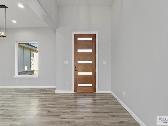 3rd image of 212 N Janet Cir