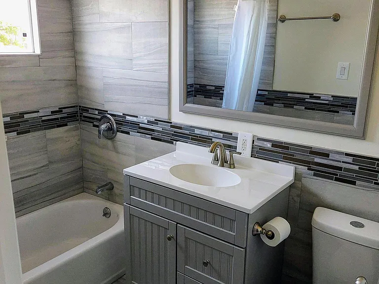 1650 Redondo Ave #10 — Photo 4
