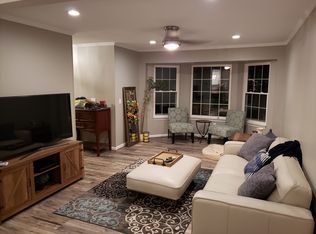 9698 Blauvelt Dr, Grosse Ile, MI 48138