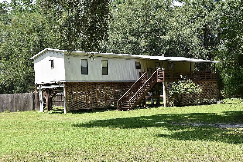 Front - elevated mobile home