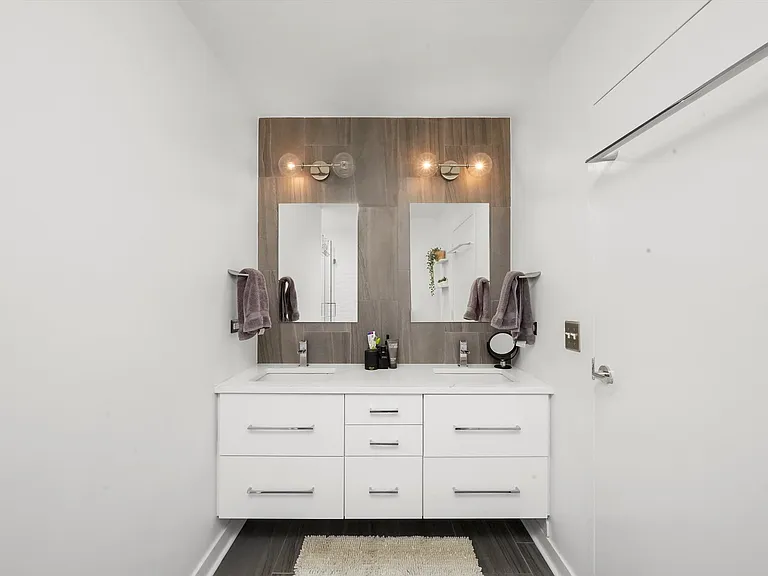 653 N Kingsbury St #1207 — Photo 18