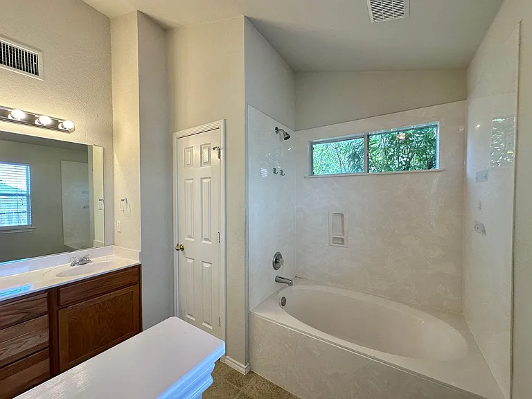4700 Sydney Harbour Ct — Photo 25