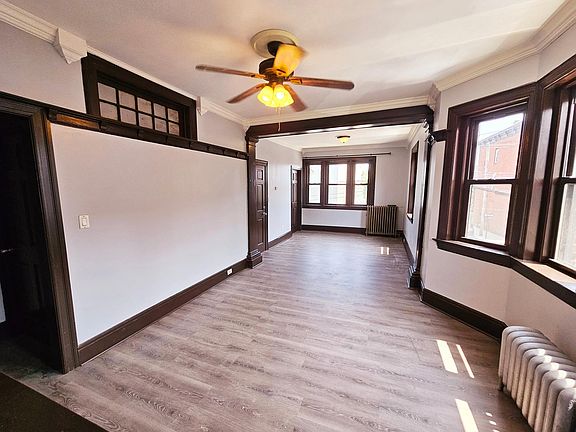 4th image of 182 Van Duzer St #2F