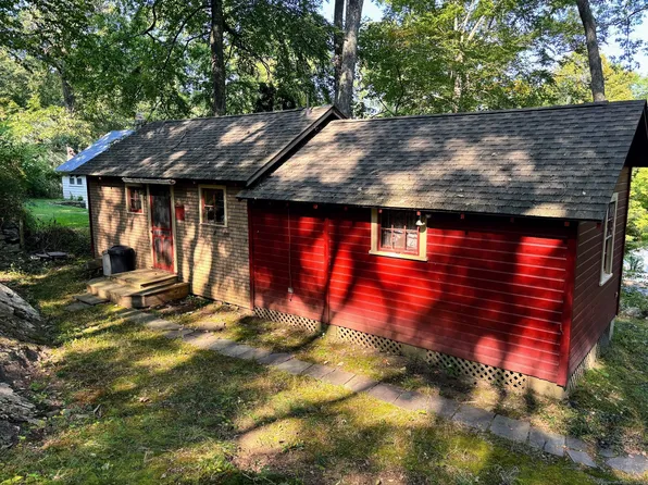 11 Laurel Street, Chester, CT 06412