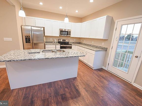 4th image of 312 Cottonwood Dr