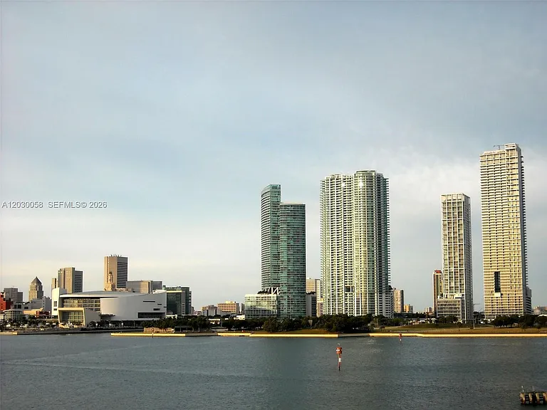 1100 Biscayne Blvd #5203 — Photo 36