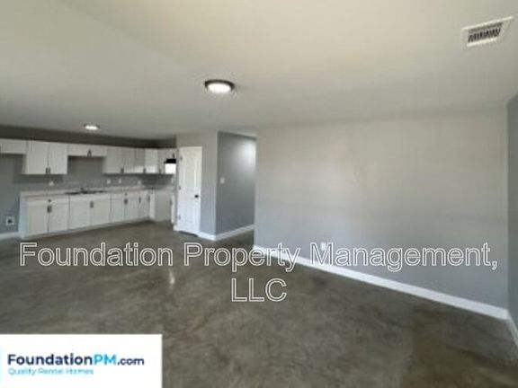 4th image of 555 Monteagle Dr