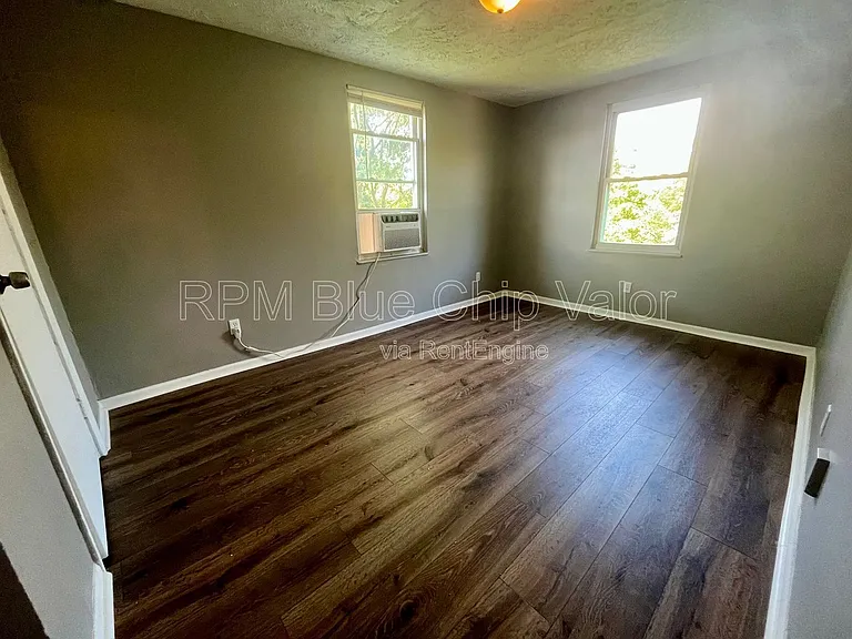 514 Oliver St — Photo 10