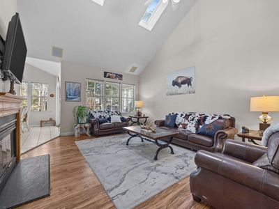 208 Trailview Dr, Cary, NC, 27513