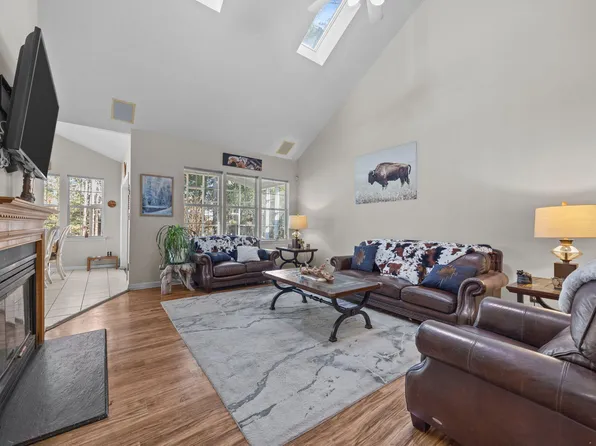 208 Trailview Dr, Cary, NC 27513