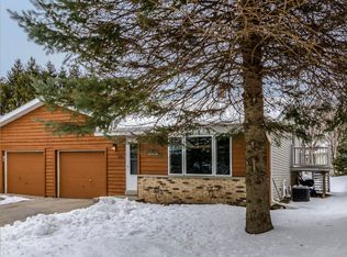 521 Tamarack Ct, West Bend, WI 53095