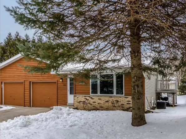 521 Tamarack Ct, West Bend, WI 53095