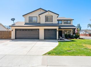 499 W Windsor Dr, Hanford, CA 93230