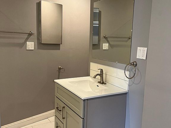 4th image of 1653 Jones St #1