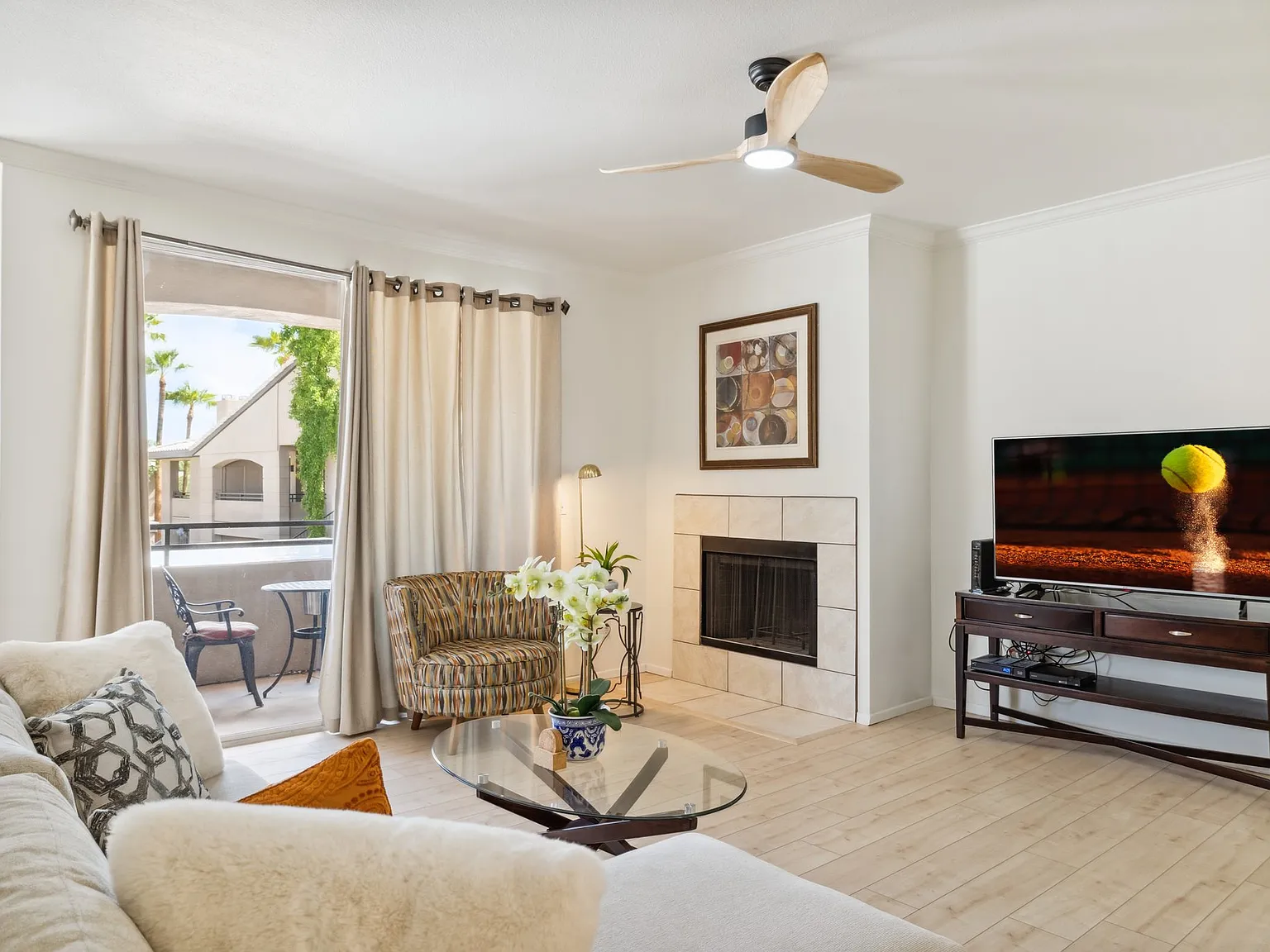 2 bed, 1158 sqft, $1,999 — Photo 3